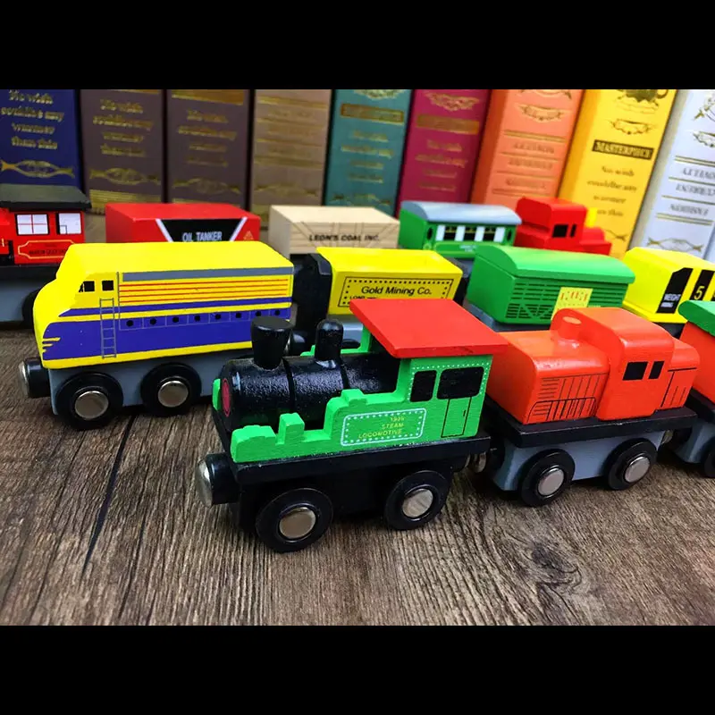 2023 New arrival 12 PCS magnetic set wooden train toy set for different train track