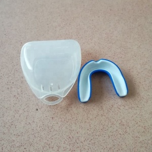 Venta caliente de doble capa Boxeo protector <span class=keywords><strong>bucal</strong></span> conveniente caja de almacenamiento incluida - Product Image 3
