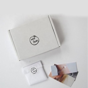 Venta al <span class=keywords><strong>por</strong></span> mayor de lujo de cartón Pequeño anillo de la joyería de papel de embalaje de caja de cartón corrugado caja de correo personalizado impreso caja de envío con el logotipo - Product Image 2