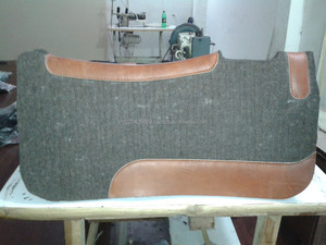 32"x32" Woolen <b>Felt</b> Pad 100% Merino <b>Wool</b> Natural Grey 0255 with Solid <b>Wool</b> <b>Felt</b> 1" Outshell and Lining - Product Image 3