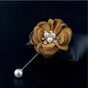 Costume en tissu coton multicolore pour hommes et femmes, vente en gros, mode coréenne, 2020, grande fleur, petite perle, cristal, broche écharpe, <span class=keywords><strong>épingles</strong></span> de sécurité, vente en gros - Product Image 3