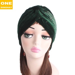 Sourcing Soft Velvet Knot Turban Chemo <span class=keywords><strong>Cap</strong></span> Solid Rhinestone Ruffle Head <span class=keywords><strong>Cap</strong></span> - Product Image 3