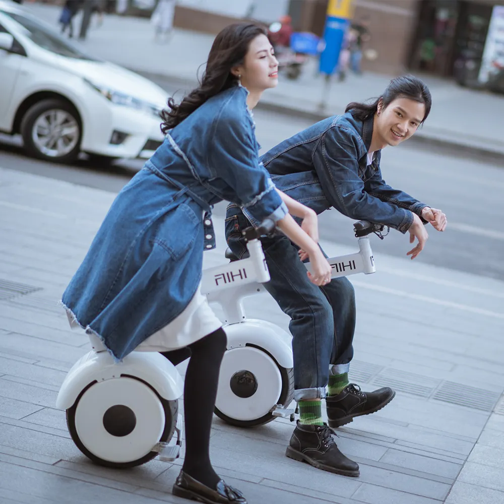 Yeni moda yüksek kaliteli citycoco 1500w bir tekerlekli elektrikli scooter 60V 8.4ah pil unicycle e scooter
