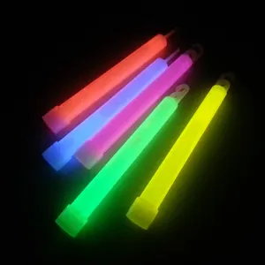 Stick leggero da 6 pollici con stampa logo glow stick fornitore all'ingrosso di illuminazione di emergenza brillante glow stick
