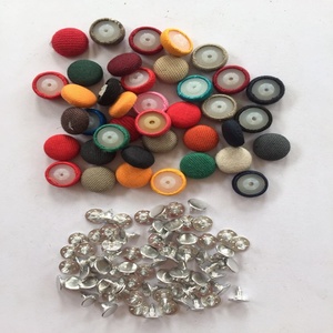 Nouvelle machine automatique brevetée LAOZHANG pour la fabrication de <span class=keywords><strong>boutons</strong></span> recouverts de tissu avec cœur PLC 220V pour <span class=keywords><strong>boutons</strong></span> de rembourrage Garantie 1 an - Product Image 6