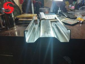 U C canale freddo <span class=keywords><strong>acciaio</strong></span> zincato a forma di M W profilo <span class=keywords><strong>in</strong></span> metallo profilo <span class=keywords><strong>in</strong></span> <span class=keywords><strong>acciaio</strong></span> formato a freddo - Product Image 3