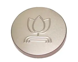 Tutup logam sekrup aluminium logo timbul berulir
