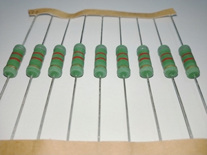 La plage de valeur de résistance est de 1 R ~ 200 k Série de films d'oxyde métallique MO <span class=keywords><strong>8K2</strong></span> - Product Image 5