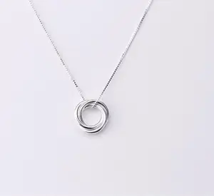 Ожерелье из серебра 925 пробы с подвеской в виде трех колец