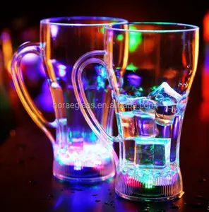 发光二极管香槟玻璃杯2016新款时尚液体迷人魔术感应彩杯高脚杯流行于派对酒吧婚礼或KTV