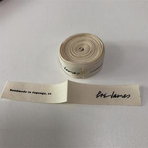 <span class=keywords><strong>Etichette</strong></span> <span class=keywords><strong>tessute</strong></span> in raso per etichetta per la cura del lavaggio stampata per abbigliamento - Product Image 2