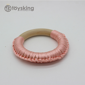 Pulsera de Peluche Natural <span class=keywords><strong>para</strong></span> la Dentición de Recién Nacidos - Juguete Sensorial Masticable <span class=keywords><strong>para</strong></span> Manos, Anillo Mordedor <span class=keywords><strong>para</strong></span> Bebés Sin BPA - Product Image 4