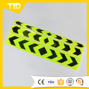 شريط عاكس عالي الإضاءة على شكل رأس سهم للسلامة على الطرق والسيارات - Product Image 2