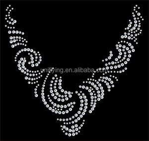Commercio all'ingrosso di cristallo con scollatura di cristallo Strass Design Hotfix motivo trasferimento di Strass con Flatback per <span class=keywords><strong>abiti</strong></span> di dimensioni personalizzate - Product Image 5