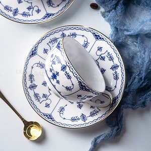 Grande capacità di cappuccino tazza di caffè <span class=keywords><strong>e</strong></span> piattino set, blu <span class=keywords><strong>e</strong></span> bianco tazza di porcellana <span class=keywords><strong>e</strong></span> piattino set con bordo in <span class=keywords><strong>oro</strong></span> antico tazze - Product Image 5