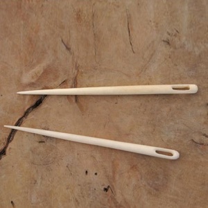 Aiguille à os naturel Aiguille à broder à la main pour la couture et l'artisanat Aiguille à os unique - Product Image 2