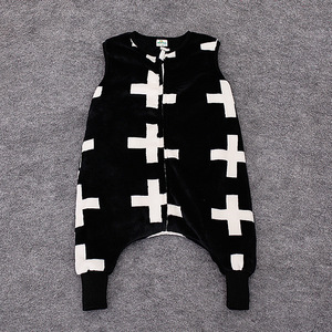 Coreano baby Zancudo sacos de dormir de franela Gruesa mameluco completo impreso Sandía y conejo chaleco - Product Image 3