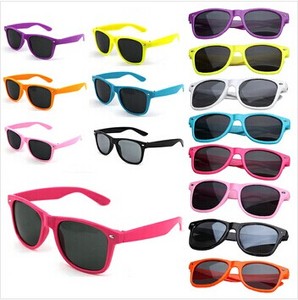 2025 Hot the popular Buena calidad unisex promoción al por mayor <span class=keywords><strong>gafas</strong></span> <span class=keywords><strong>de</strong></span> <span class=keywords><strong>sol</strong></span> <span class=keywords><strong>baratas</strong></span> - Product Image 1