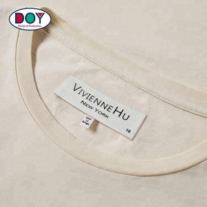 Etiquetas de Cuidado de Lavado para Ropa, Etiquetas Principales para Calzado y Prendas, Diseño Personalizado con Nombre de Marca, Impresas en Serigrafía sobre Tela 100% Algodón, Plegadas en los Extremos - Product Image 2