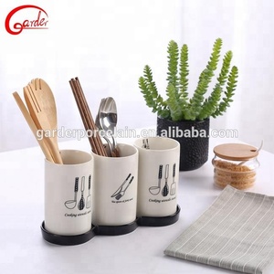 Set di Posate in Ceramica per Ristorante con Supporto, 3 Pezzi (Cucchiaio, Coltello, Forchetta) - Product Image 2
