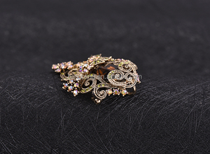 Mode Clear Crystal Rhinestone Vergulde <span class=keywords><strong>Chinese</strong></span> <span class=keywords><strong>Redbud</strong></span> Bloem Broche Pin Sieraden Vrouwen Broches voor Sjaal - Product Image 6