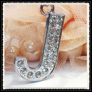 <span class=keywords><strong>The</strong></span> price that make you move,<span class=keywords><strong>the</strong></span> 'J' keychain,26 letters keychain - Product Image 1