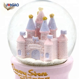 Boule de neige de château en résine rose et <span class=keywords><strong>bleu</strong></span> personnalisé, boule d'eau de château en polyrésine, pour fête d'anniversaire et cadeau Souvenir de mariage - Product Image 3