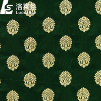 En gros tissu de velours brodé vert