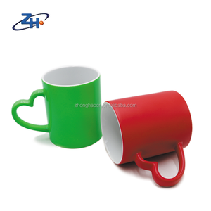 Nuova tazza di ceramica <span class=keywords><strong>con</strong></span> rivestimento colorato a fluorescenza stile nordico in gres tazza tazza da caffè <span class=keywords><strong>con</strong></span> manico a <span class=keywords><strong>cuore</strong></span> nuovi prodotti - Product Image 3