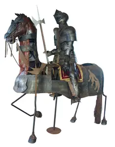 Gepanzerter Ritter und Pferd aus Bronze mit Jou sting Lance Medieval Sculpture