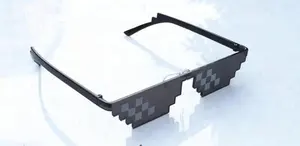 2018 Eye Pinhole Pixel Дешевые футуристические солнцезащитные очки в космическом стиле Солнцезащитные очки для вечеринок