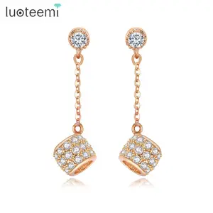 LUOTEEMI 2017 Trendy Damigella D'onore 20mm Lunga Catena Con Cubic Zirconia Cava Palla Orecchini