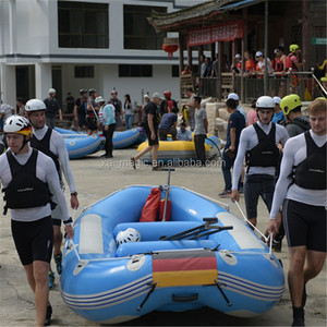 Fabrication en usine de radeaux gonflables, technologie de soudage pour radeaux, bateaux de rafting - Product Image 4