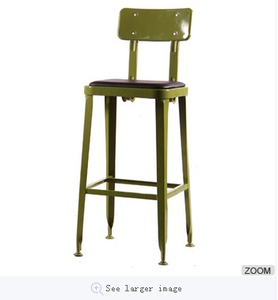 Silla de barra de hierro de diseño envejecido con asiento de madera para el hogar, hotel o salón, estilo industrial y Vintage para uso en bares y restaurantes - Product Image 1