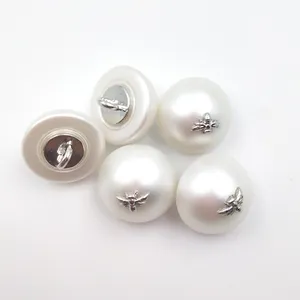 2019 Fashionable Pearl Button with Bee Trimming for Clothing Decoration Buttons