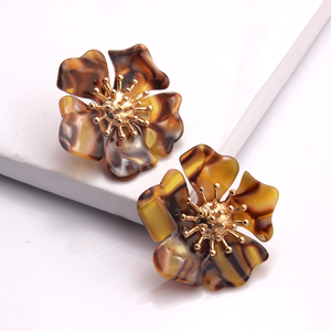 Pendientes de tuerca de moda de verano de lujo para mujer Último diseño con gran aleación Simulación Core Colores Acetato Flor de lujo - Product Image 3