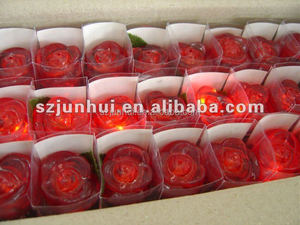 Flor Decorativa con Luces LED, Rosa Roja de Plástico para Regalos de San Valentín - Product Image 6