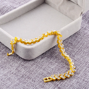 Bracelet en cristal simple de luxe exquis de style romain YWMT 2019 pour femmes, vente en gros - Product Image 3
