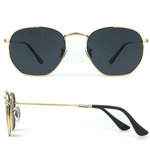 <span class=keywords><strong>Occhiali</strong></span> <span class=keywords><strong>da</strong></span> <span class=keywords><strong>sole</strong></span> in metallo con Logo personalizzato per uomo donna blu nero montatura colore UV400 <span class=keywords><strong>lenti</strong></span> polarizzate <span class=keywords><strong>occhiali</strong></span> di moda dal produttore della cina - Product Image 3