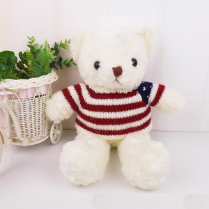 Orsacchiotto Morbido in Peluche con Maglione a Righe Rosse e Bianche, Disponibile in 2 Colori - Product Image 6