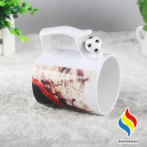 Taza mágica manija del nuevo diseño con fútbol taza de cerámica - Product Image 4