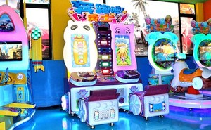 Máquina de Juego de Carreras de Autos para Niños, Estilo Guerreros Corredores, Operada con Monedas, Juego de Arcade Deportivo para Interiores en Venta - Product Image 6