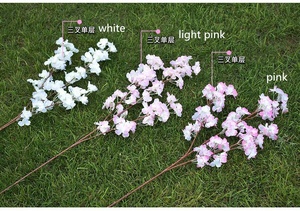 Ramas <span class=keywords><strong>de</strong></span> flores <span class=keywords><strong>de</strong></span> cerezo artificiales realistas hechas a mano <span class=keywords><strong>de</strong></span> <span class=keywords><strong>3</strong></span> tenedores para decoraciones Día <span class=keywords><strong>DE</strong></span> LA MADRE Volver a la escuela Año Nuevo chino - Product Image 6