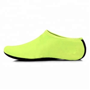 High Quality Colorful Neoprene <strong>Beach</strong> <strong>Socks</strong> for Adults Water Sports - Product Image 6
