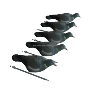 Stampo Piccione da Caccia Dipinto con Asta Esca per Tiro al Volo - Product Image 1