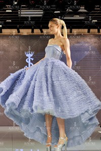 Bel corpetto senza spalline e corpetto completamente disossato lungo volant blu e gonna a strati abito <span class=keywords><strong>da</strong></span> ballo alto e basso gonfio di <span class=keywords><strong>laurea</strong></span> - Product Image 2