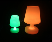 Lampe de Table LED en plastique, sans fil, pour chambre à coucher, café, bon marché