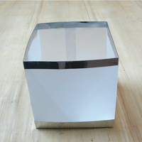 Lanterne flottante en papier biodégradable de forme carrée