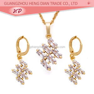 Alibaba oro <span class=keywords><strong>rosa</strong></span> blanca de lujo cristalino de la joyería para el partido - Product Image 1