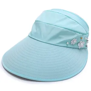 Venta caliente mujeres verano gorra con visera ancha 100% ajustable de poliéster sol gorra visera con pequeñas de plástico de la flor viseras